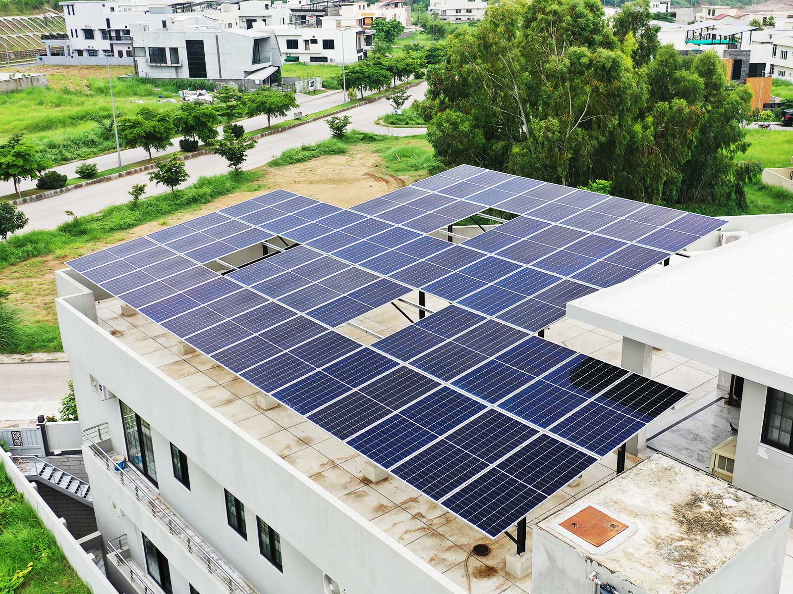 Sunpal 52pcs 580W Solar Panel