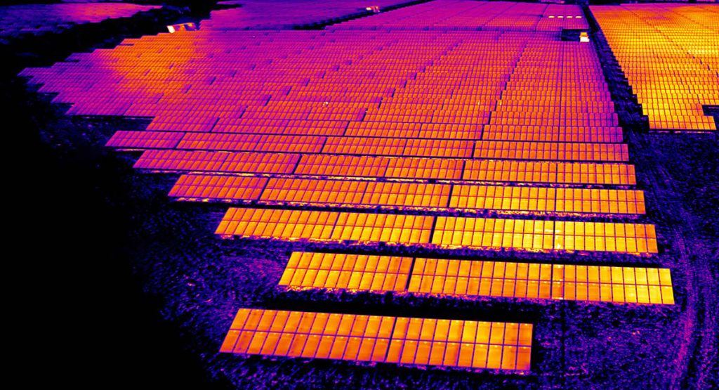 Thermal Imaging of Solar Panel Heat Patterns